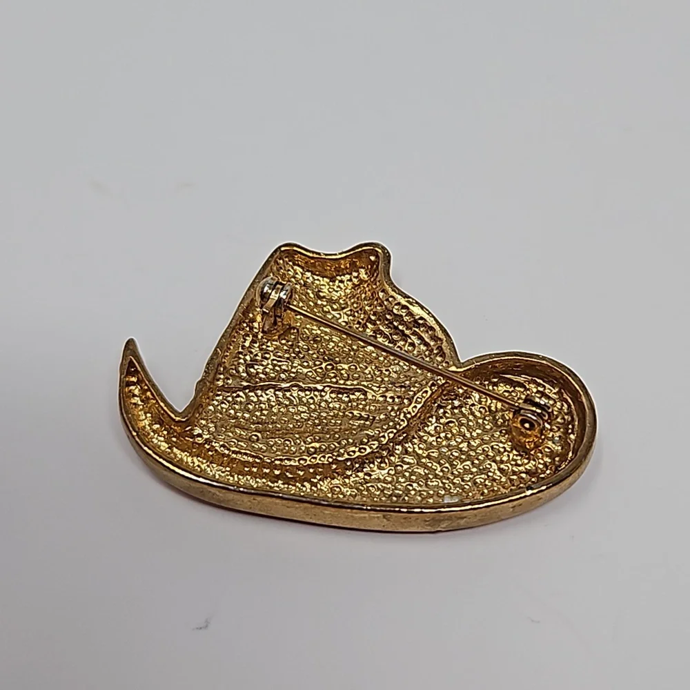 Cowboy Hat Brooch Pin Red Enamel Gold Tone